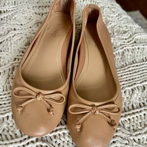 Vionic Tan Leather Flats with Bow
